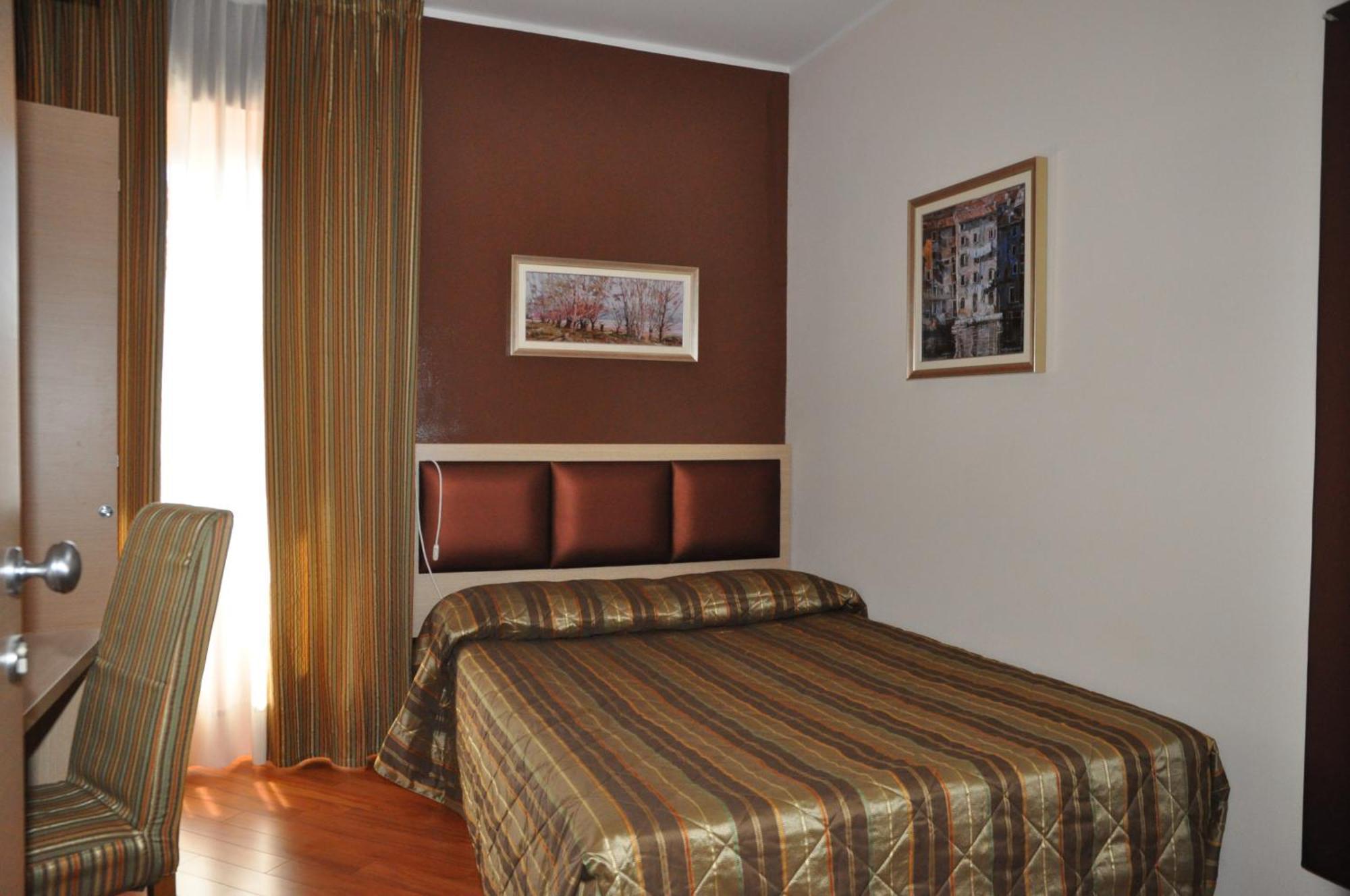 Dulcinea Hotel Múggia Exterior foto